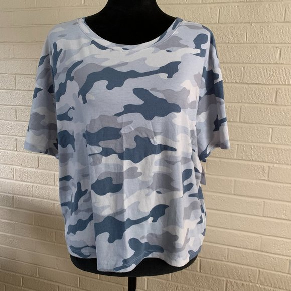 NWT Old Navy Cropped Camo Top Size XL - Picture 1 of 7